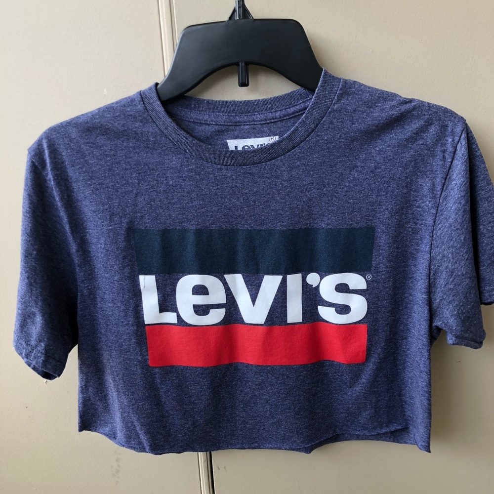 SOLD!! Levi’s Crop Top